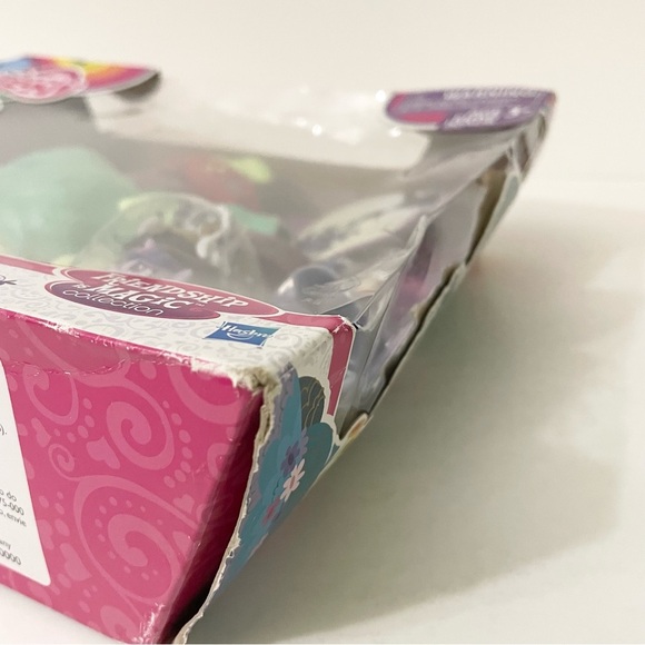 My Little Pony Friendship is Magic Twilight Sparkle Golden Oak Library Playset - Picture 8 of 16